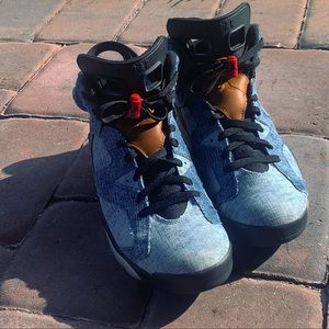 I am trying to sell some shoes for my gaming setup